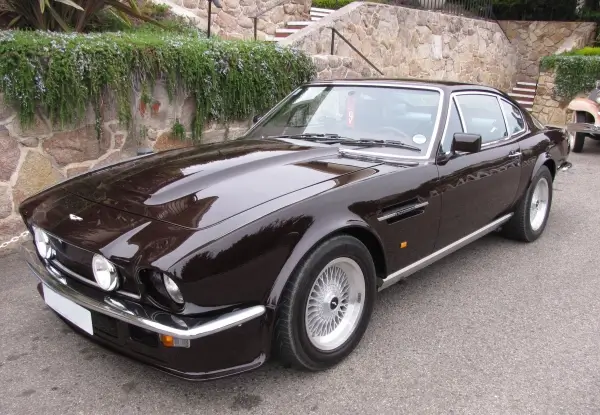 Aston Martin V8 Vantage Tyres