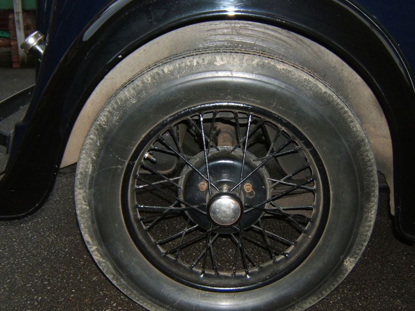 Austin 7 Ruby 450x17 Tire