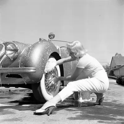 Cleaning White Wall Tyres