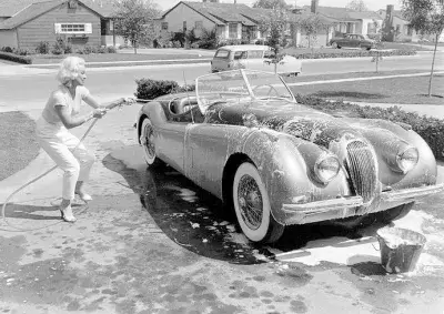 How to Clean Whitewall Tyres