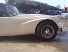 Daimler Dart with 180x15 Michelin XAS fitted on the front