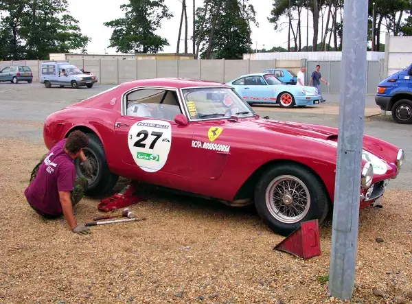 Click to enlarge Ferrari 250 GT SWB Berlinetta Borrani Wheel Change