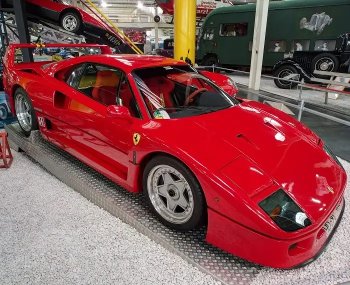 Click to enlarge Ferrari F40 on 245/40R17 & 335/35 ZR 17 Pirelli P-Zero Asimmetrico F Tyres