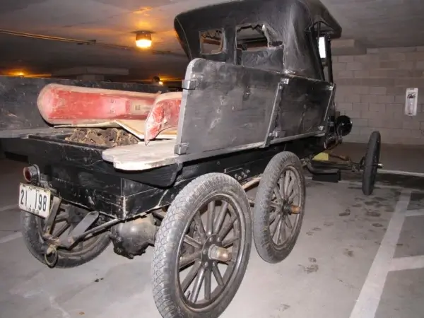 Model T Ford Pickup on 30x3 1/2 Wards Riverside Tyres