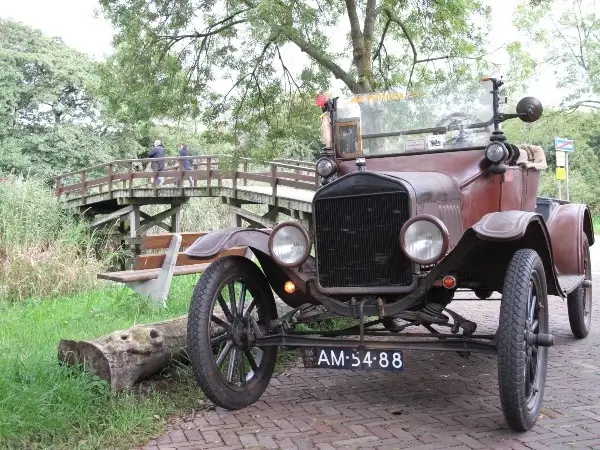 Ford Model T on 30x3½ Beaded Edge Tyres