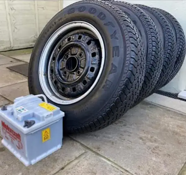 1982 Ford Sierra Ghia wheel with factory-fitted Goodyear Grand Prix Tyres