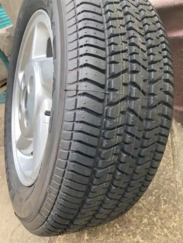 1992 Ford Sierra GLS - Goodyear Eagle NCT 60 Tyre Tread