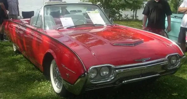 Click to enlarge 1961 Ford Thunderbird Tyres