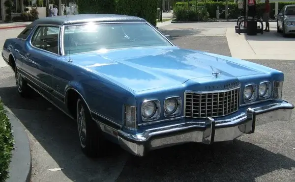 Click to enlarge 1973 Ford Thunderbird Tyres