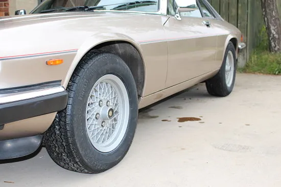 Jaguar XJS With 225/65R15 P5 Tyres
