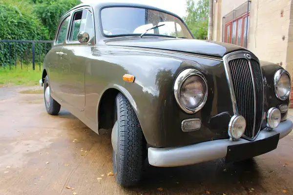 Click to enlarge 1954 Series 1 Lancia Appia on 155 HR 15 PIRELLI CINTURATO ™ CA67 Tyres