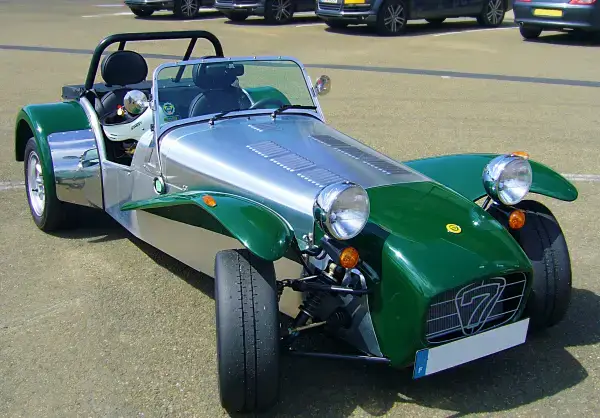 Click to enlarge Lotus 7 on Michelin TB Tyres