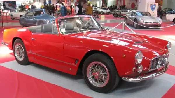 Maserati 3500 GT Spider on 185 VR 16 PIRELLI CINTURATO CA67 Tyres
