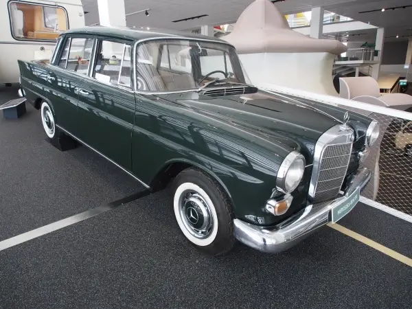 1965 Mercedes Benz 200 W110 Tyres