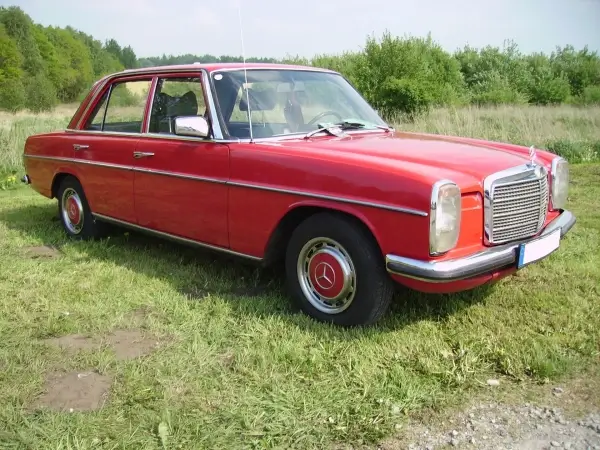 Mercedes Benz 200D W115