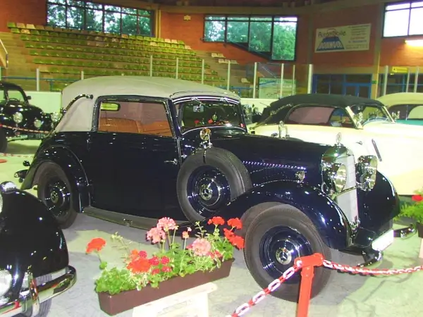 Click to enlarge 1936 Mercedes-Benz W21 230 Cabriolet C Tyres