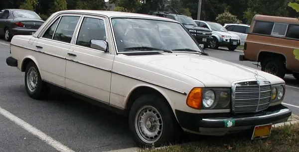 Mercedes-Benz 240 W123 Tyres