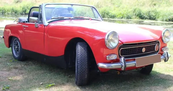 145HR13 PIRELLI CINTURATO CA67 tyres on an MG Midget