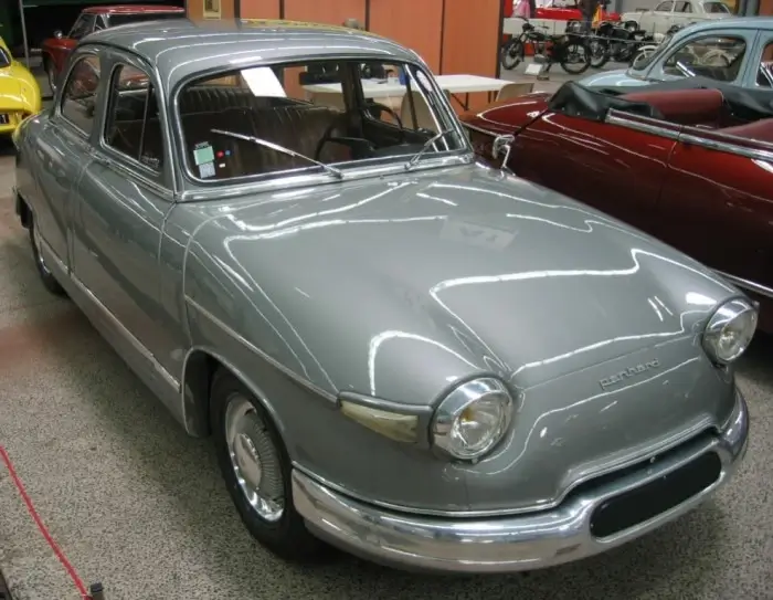 Panhard PL17