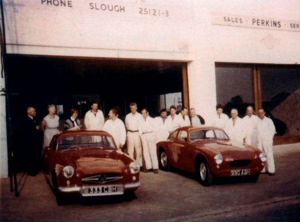 Peerless GT Prototypes with Peerless Factory Workers