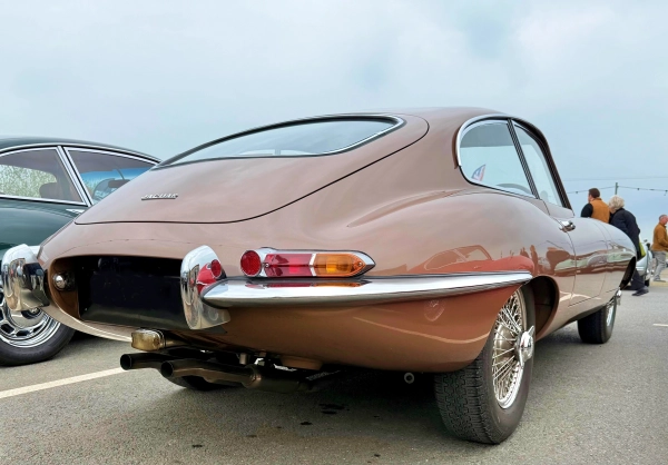 E Type Jaguar on 185VR15 PIRELLI CINTURATO CA67 Tyres - Rear
