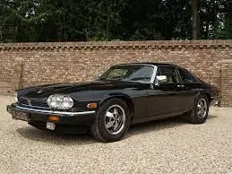 Jaguar XJS on 235/60 VR 15 PIRELLI P600 Tyres
