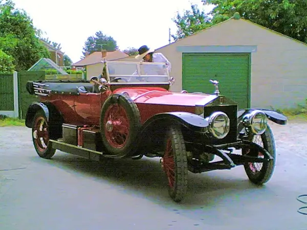 Click to enlarge Rolls Royce Silver Ghost on new 35 x 5 B.F.Goodrich Tyres at Longstone HQ