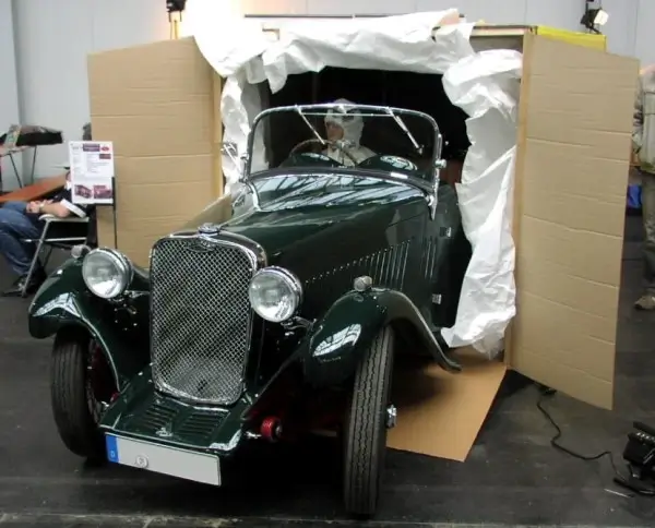 1933 Singer Nine Sports on Dunlop