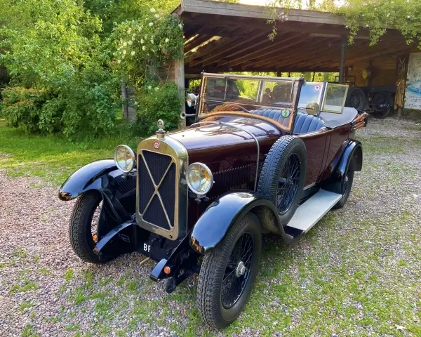Click to enlarge Salmson on 12 x 45 Michelin DR Tyres