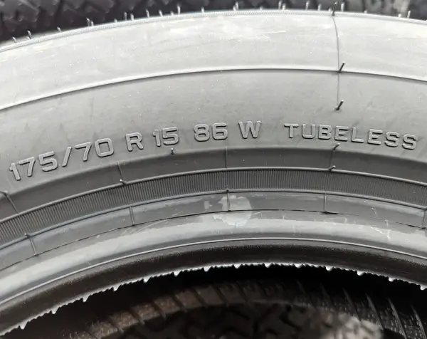 175/70 R 15 Tyres - 175/70 R15 PIRELLI CINTURATO CN36 Sidewall