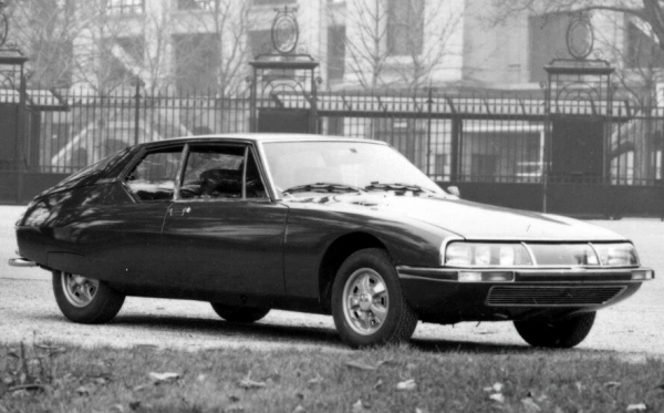 Citroen CX on 205/70 VR 15 Michelin XWX Tyres