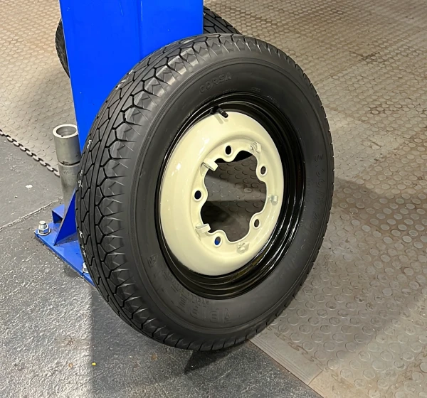 The 500/525-16 PIRELLI STELLA BIANCA