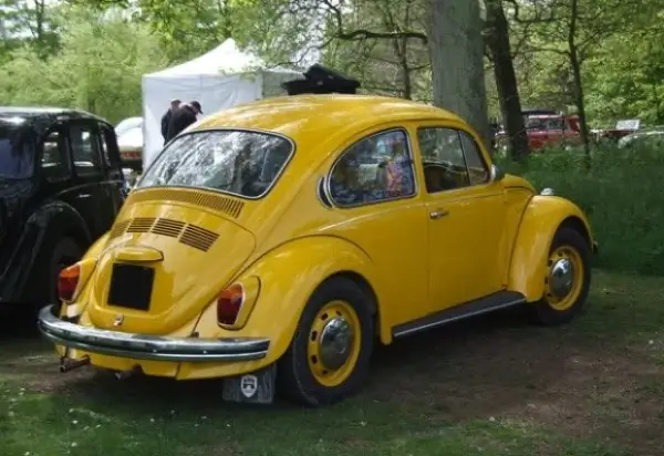 5.60 - 15 Tyres - Volkswagen Beetle on 560 - 15 Crossply Tyres