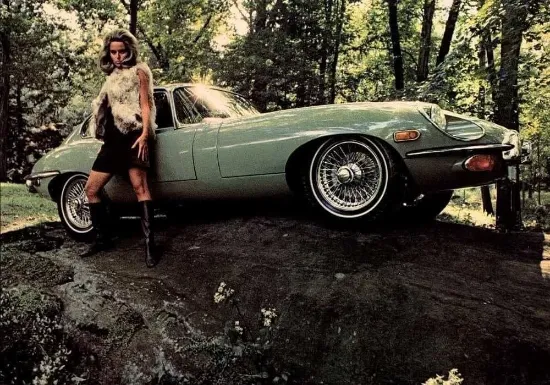 Click to enlarge Jaguar E-Type Whitewall Tyres