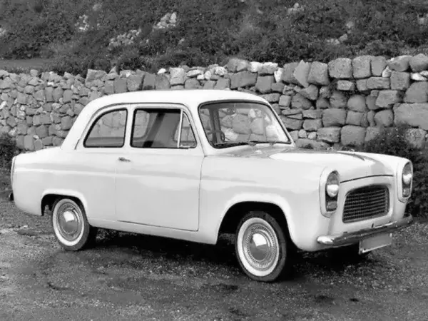 1958 Ford Anglia 100E Tyres
