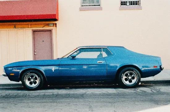 Click to enlarge Ford Mustang on BFGoodrich Raised White Letter Tyres