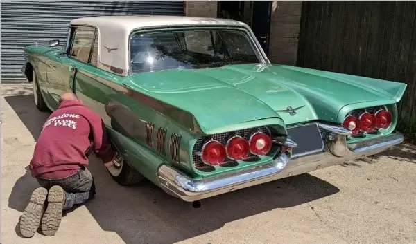 Click to enlarge 1960 Ford T-Bird Tyres