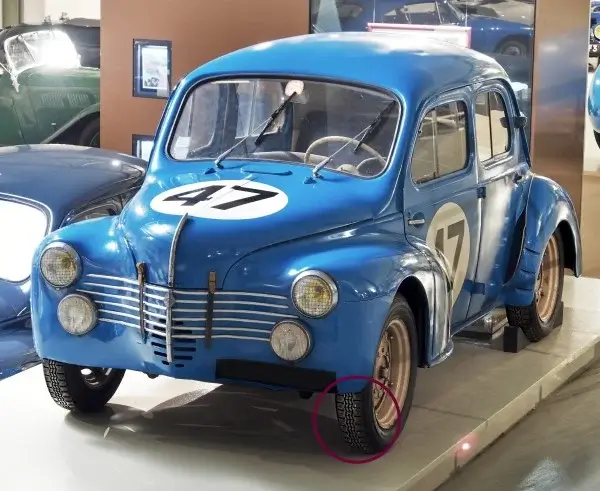 135 R400 Tyres - Renault 4CV on 135 R 400 Michelin X Tyres