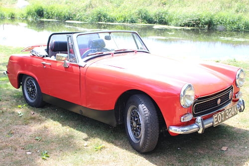 MG Midget 145 HR 13 Pirelli CINTURATO ™ CA67 MG Midget 145 HR 13 Pirelli CINTURATO ™ CA67