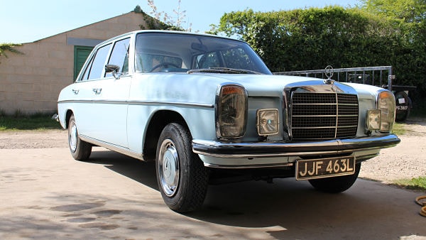 Mercedes 220 Mercedes 220 fitting 175HR14 Michelin XAS